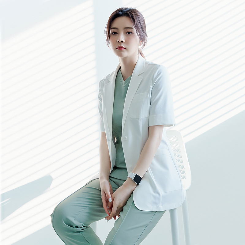 Medical Lab Years - Divisa Estiva da Estetista Coreana di